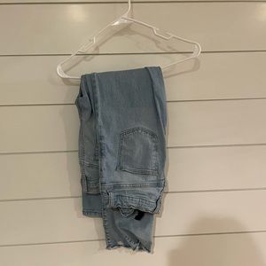 Baggy ripped jeans